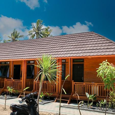 Mandalika Queen Hostel Kuta  Ngoại thất bức ảnh
