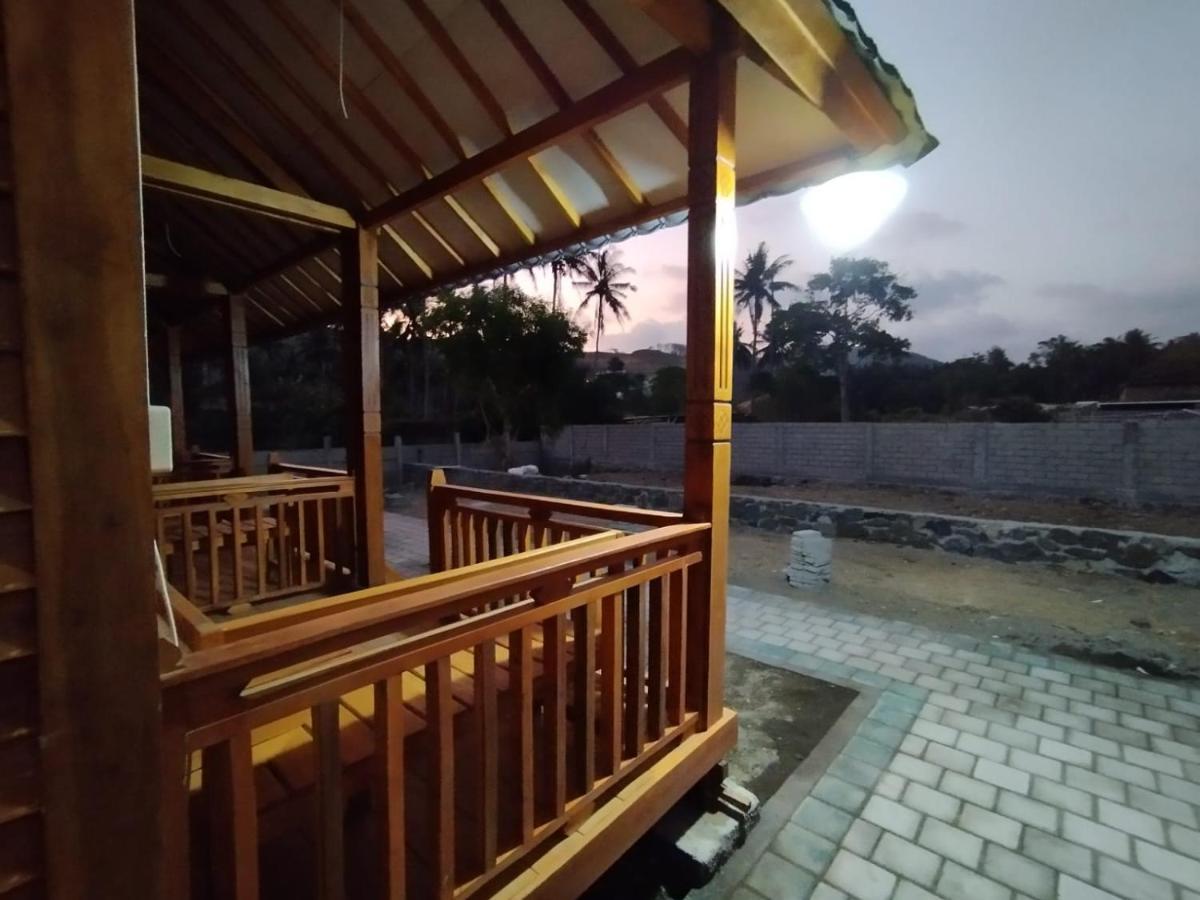 Mandalika Queen Hostel Kuta  Ngoại thất bức ảnh