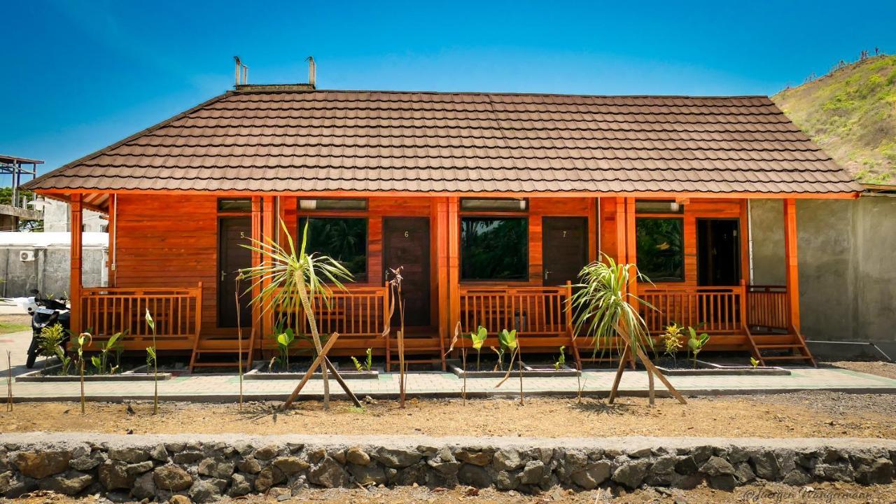 Mandalika Queen Hostel Kuta  Ngoại thất bức ảnh
